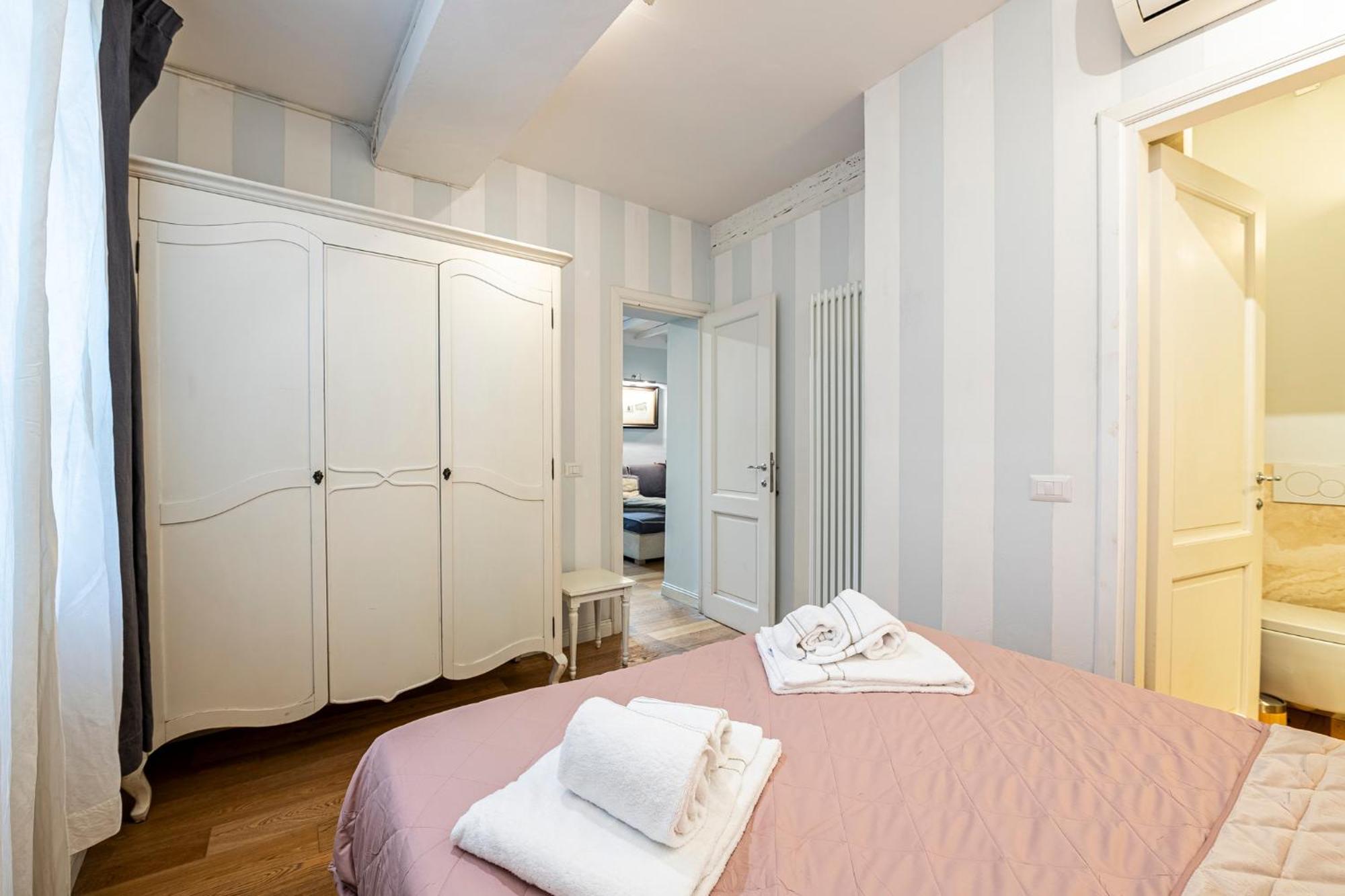 Suite In Pz. Michelangelo: Due Camere Con Due Bagni Florens Exteriör bild