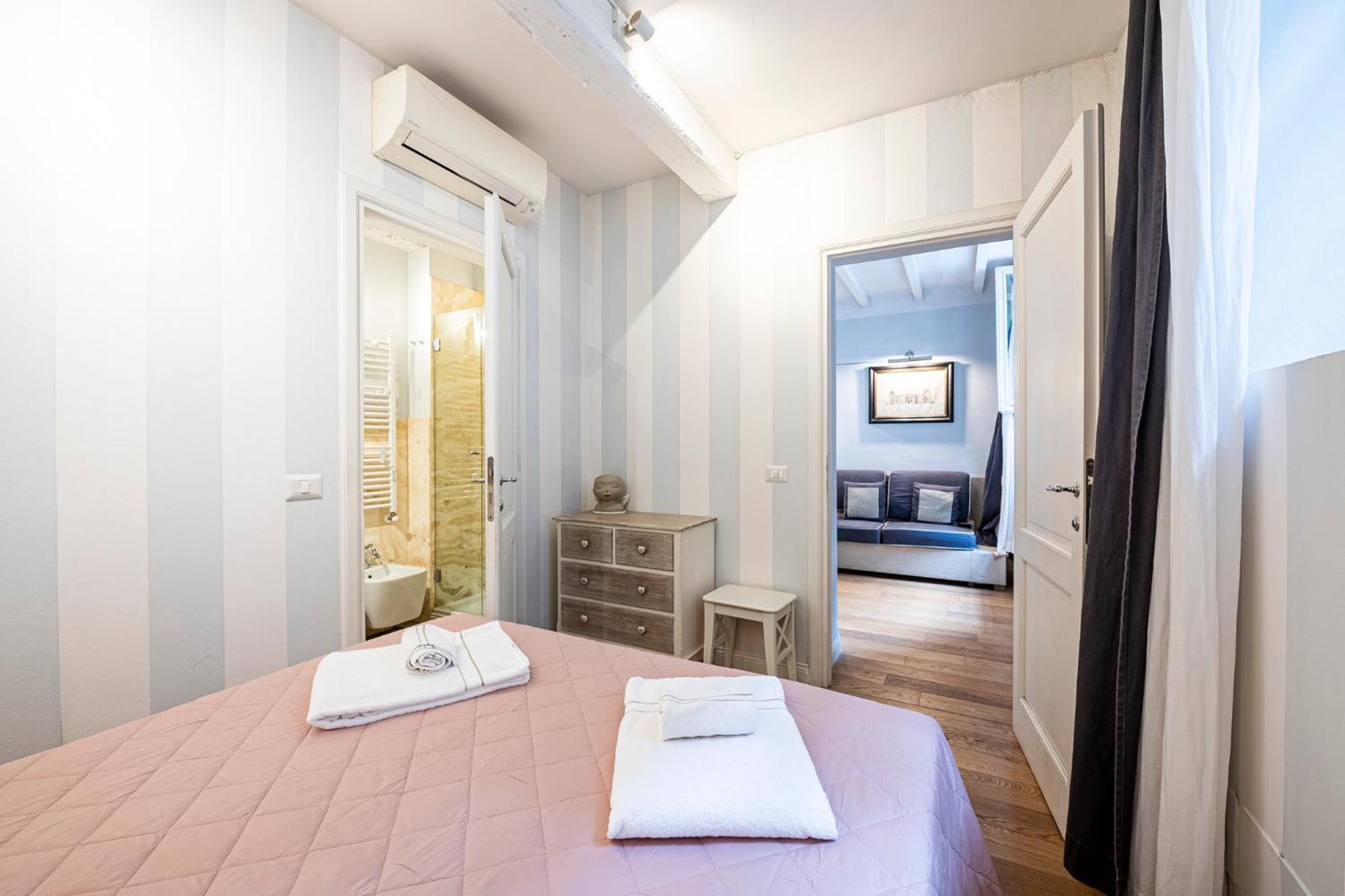 Suite In Pz. Michelangelo: Due Camere Con Due Bagni Florens Exteriör bild